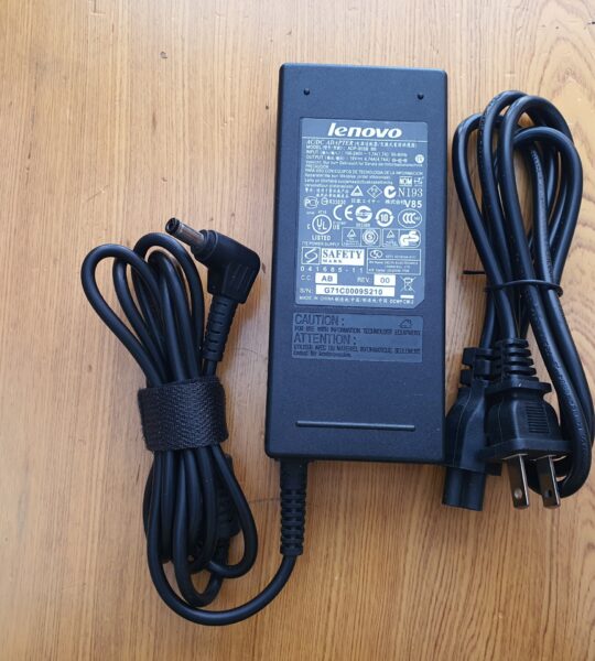 Sạc Lenovo đầu to