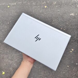 HP Elitebook 830 G8 i7
