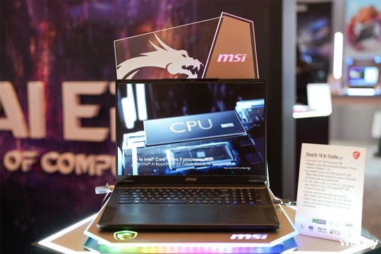 Trên tay MSI Stealth 18 AI Studio: Vẻ ngoài mỏng nhẹ nhưng cấu hình bên trong lại cực ‘khủng’, riêng giá bán cũng bất ngờ không kém